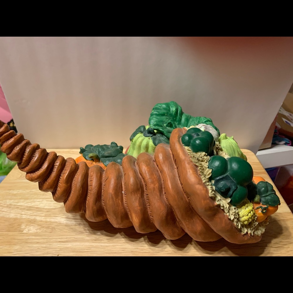 Festive Fall/Thanksgiving Cornucopia 🌽🥕 - Picture 5 of 8